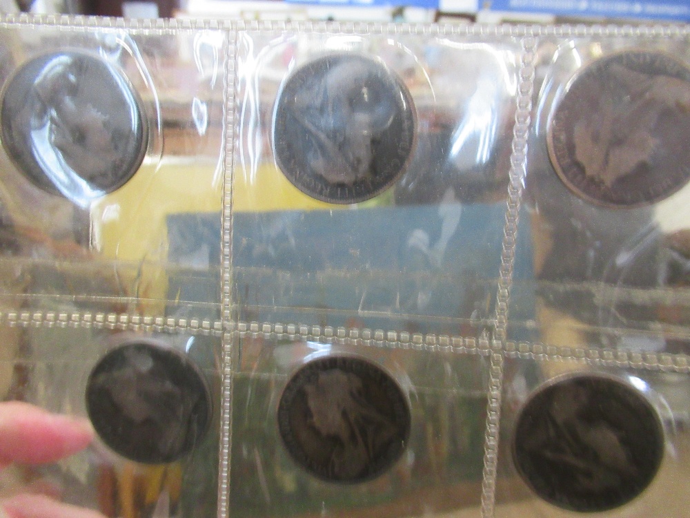 A collection of coinage including pennies and coins - Image 3 of 10