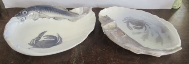 Two dishes, decorated with a fish, 2/2 made before 1900 and another 1/480 made before 1923