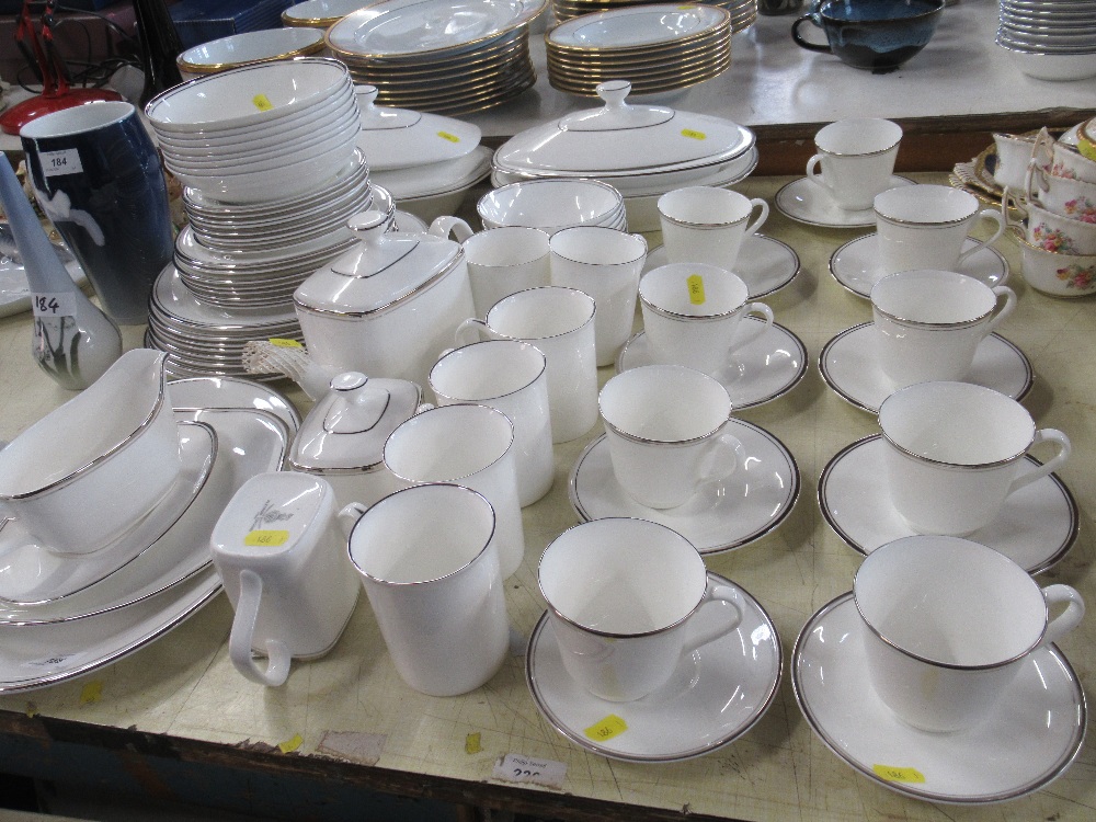 A collection of Royal Doulton Platinum Concorde pattern dinner and tea ware - Image 5 of 5