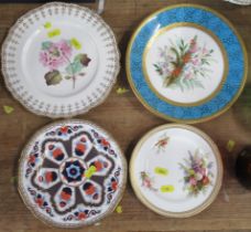Four Worcester cabinet plates, to include Chamberlain plate decorated with flowers, plate with