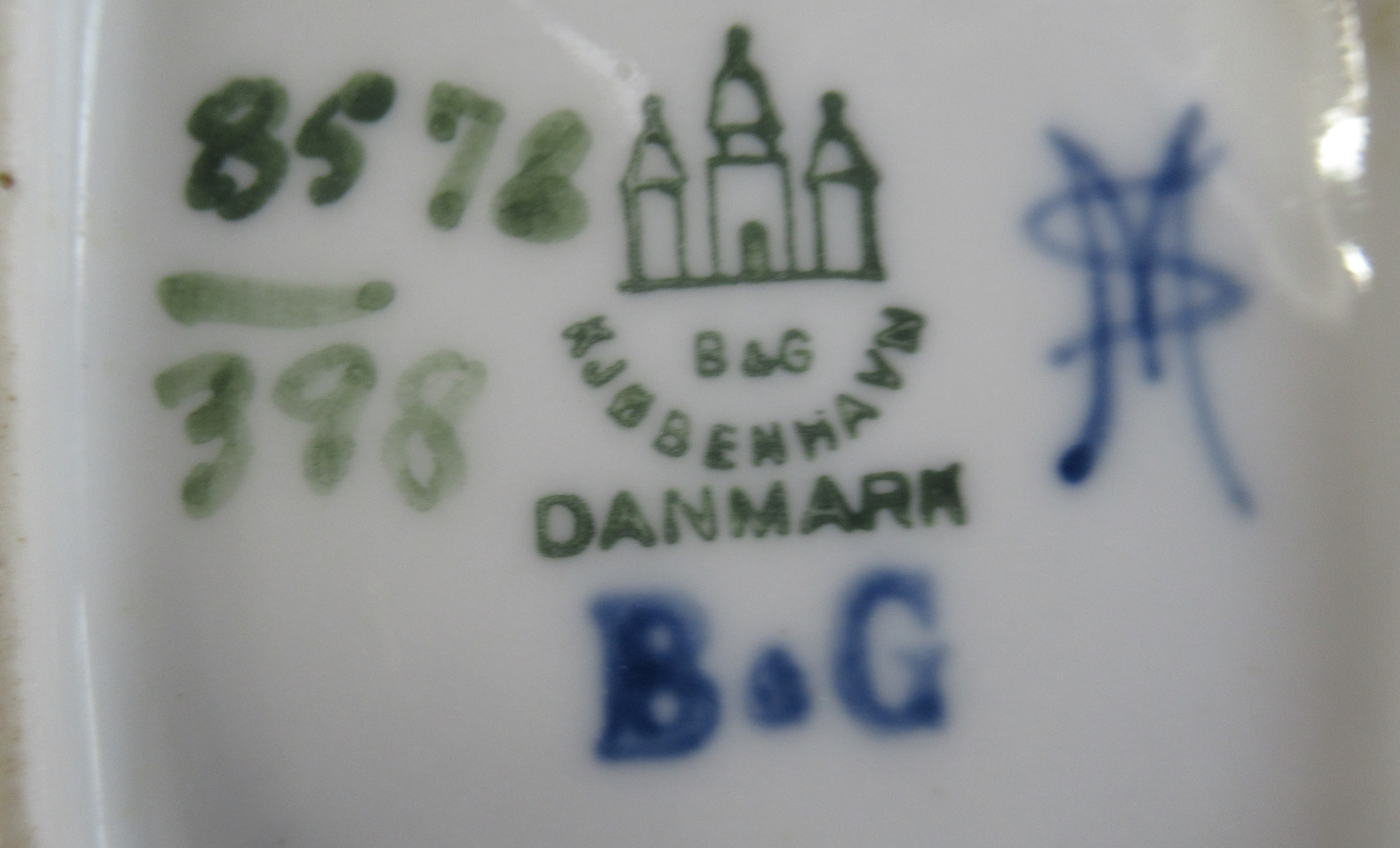 A group of four Bing and Grondahl dishes, and a small vase - Image 6 of 7