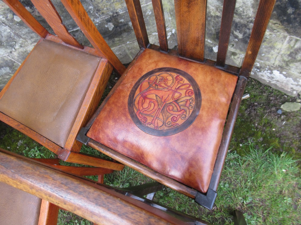 A collection of chairs including Edwardian examples, including 4 leather seats designed by John - Bild 3 aus 6