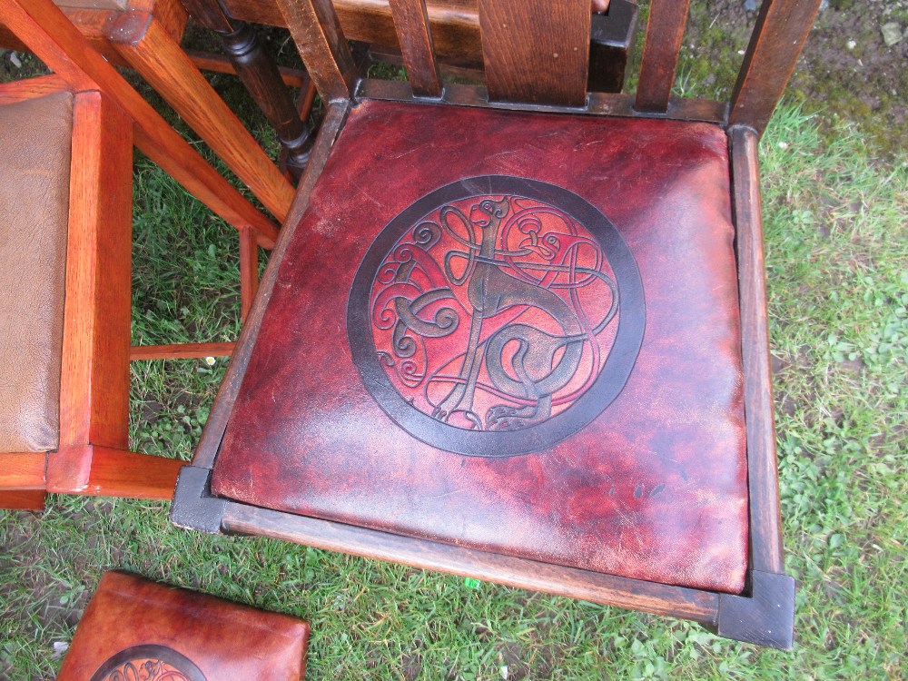 A collection of chairs including Edwardian examples, including 4 leather seats designed by John - Bild 2 aus 6