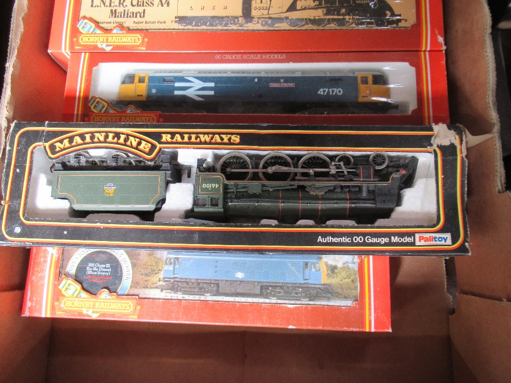 Five boxed Hornby trains, together with two other models,00 gauge,  all diesel engines except one - Image 4 of 5