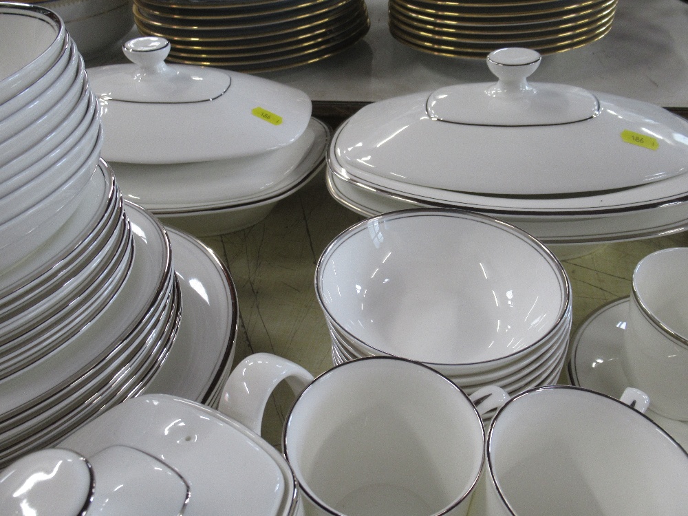 A collection of Royal Doulton Platinum Concorde pattern dinner and tea ware - Image 3 of 5