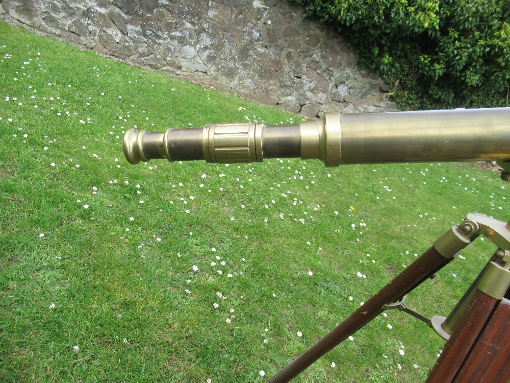 A telescope with stand - Image 4 of 4
