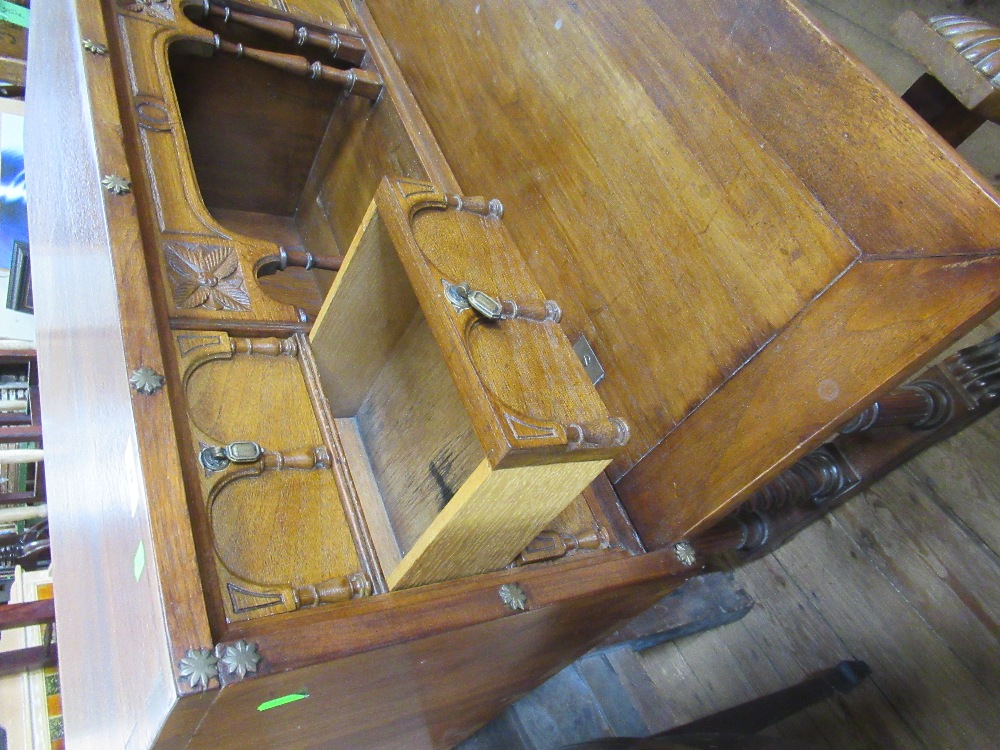 An Anglo-Portuguese design desk with drop flap opening to reveal draw, raised on turned supports - Bild 4 aus 6