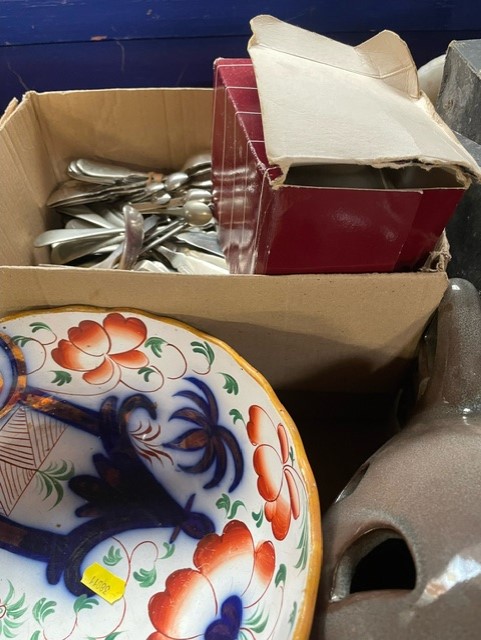 A box of sundries to include cutlery bowl etc - Image 3 of 4