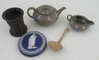 A collection of 19th century porcelain, to include a two piece tea set, blue and white lid, some