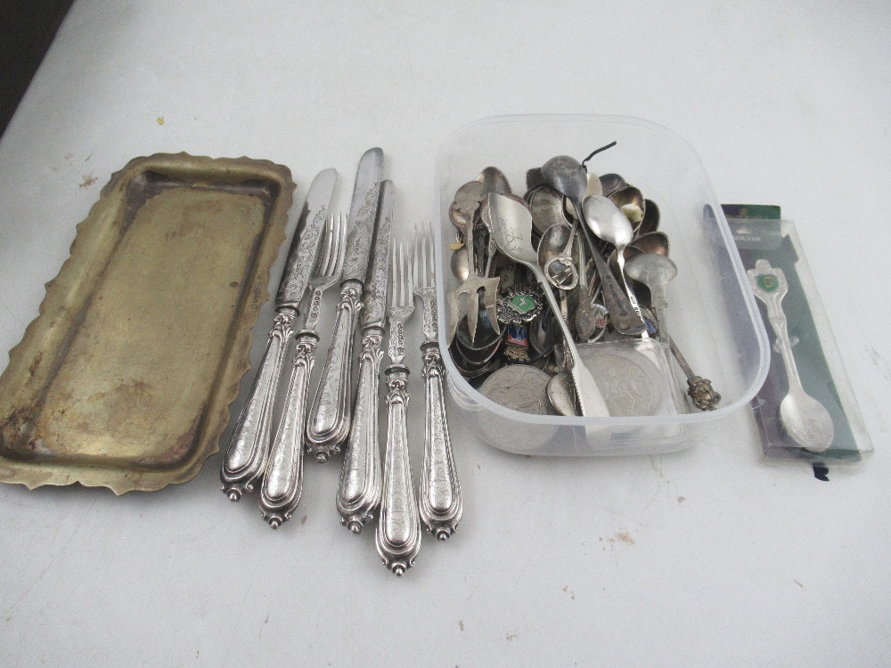 A collection of silver plated flatware, to include pickle forks, cake slices etc - Image 2 of 5