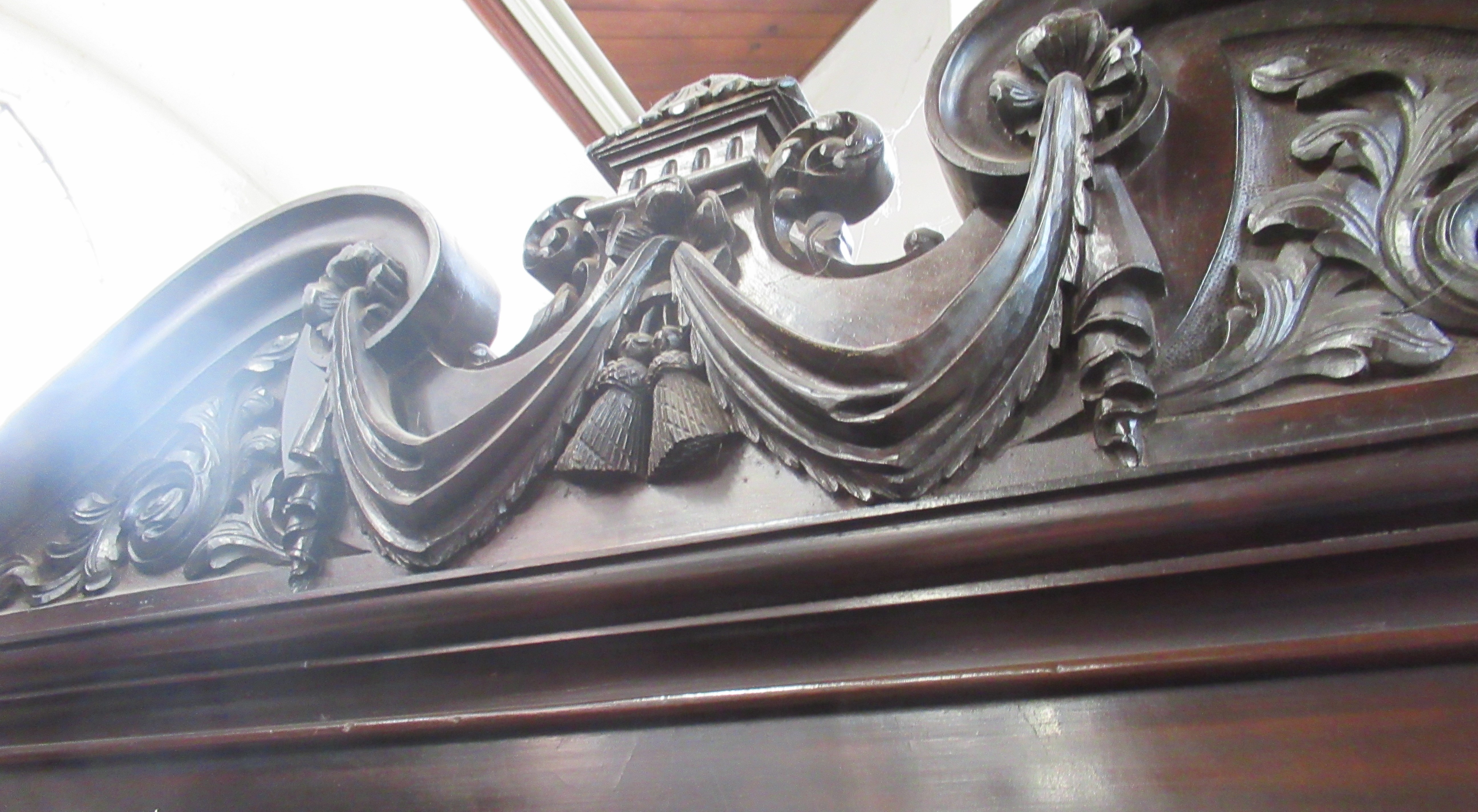 An Edwardian mahogany display cabinet - Image 3 of 4