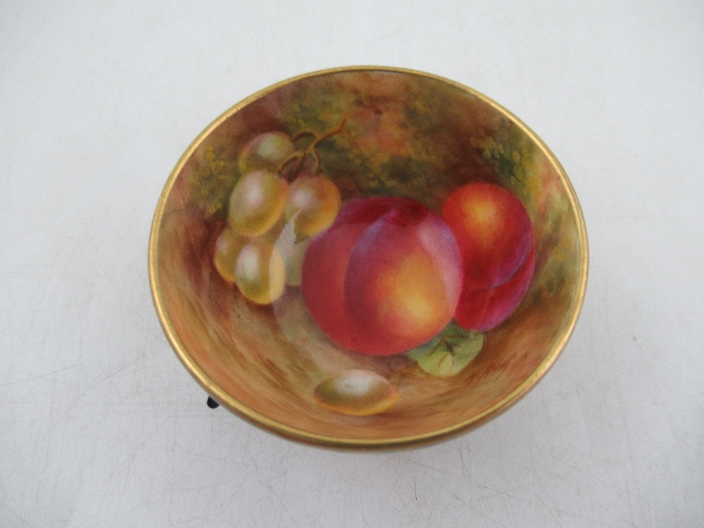A Royal Worcester miniature sugar bowl decorated with fruit by Ayrton Condition Report: Good - Image 2 of 4