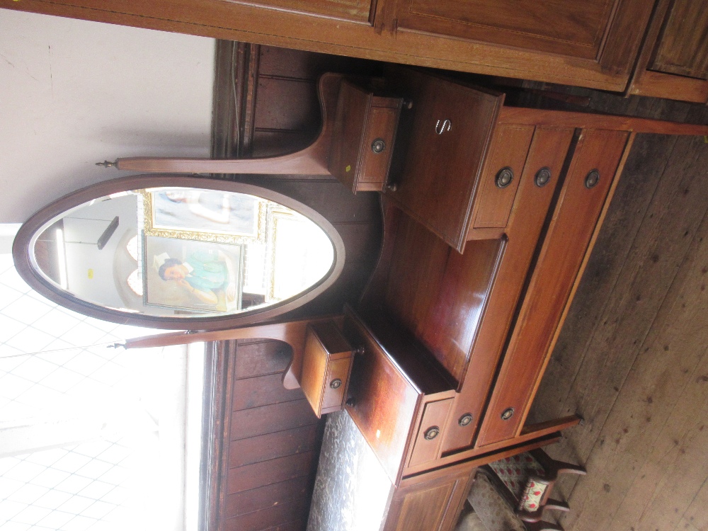 An Edwardian bedroom suite, comprising mirror door wardrobe, dressing table and marble topped wash - Image 2 of 4