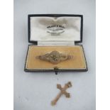 A Victorian 9ct gold bar brooch, together with a 9ct gold cross pendant, weight 3.4g