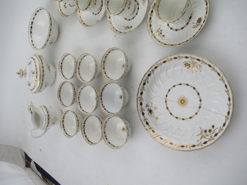 A collection of 18th century Worcester tea ware, bearing the crescent mark , including ten cups - Image 3 of 12