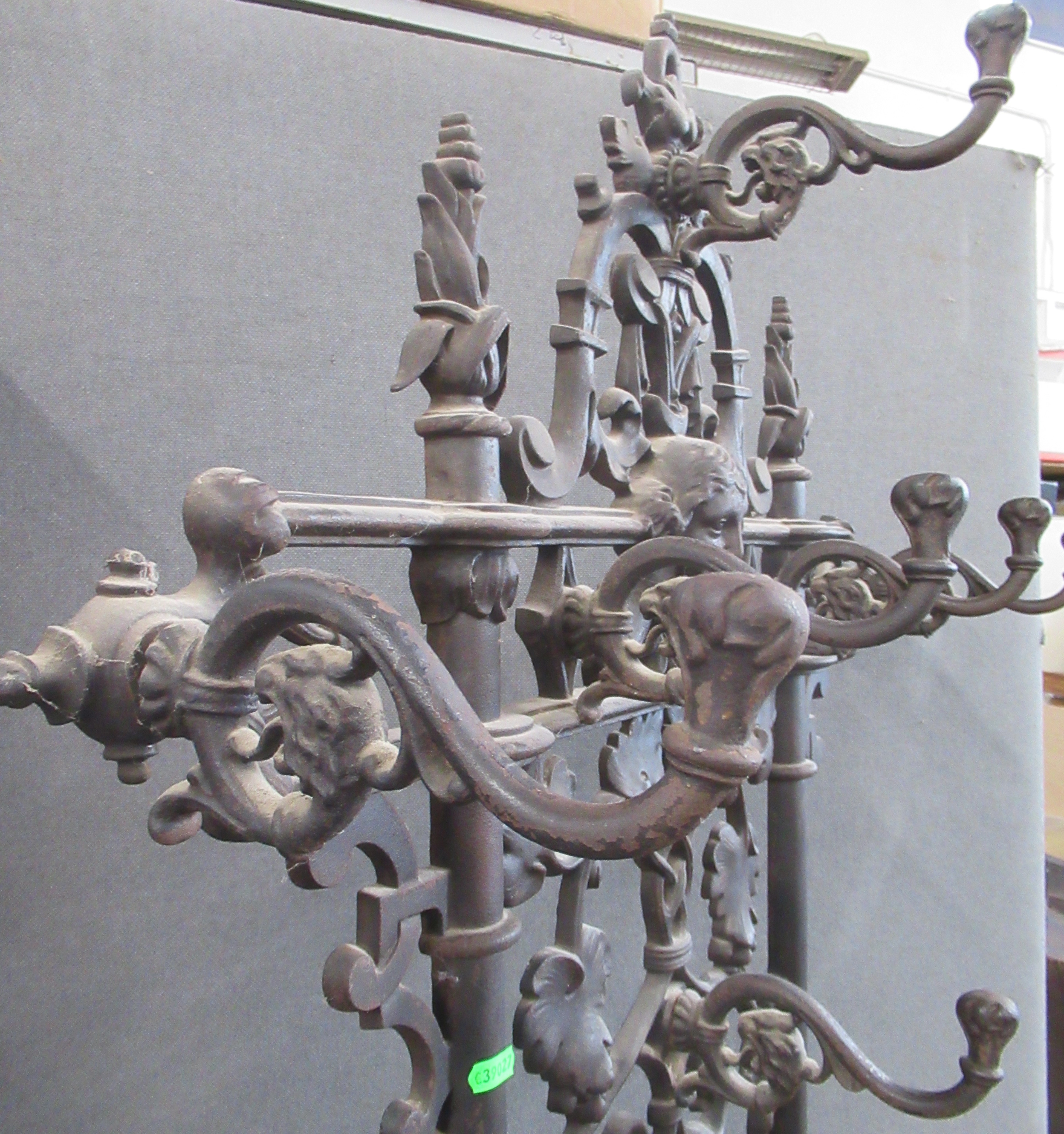 A Coalbrookdale hall stand with figures, trailing vine and marks with rope twist guard and scallop - Image 7 of 9