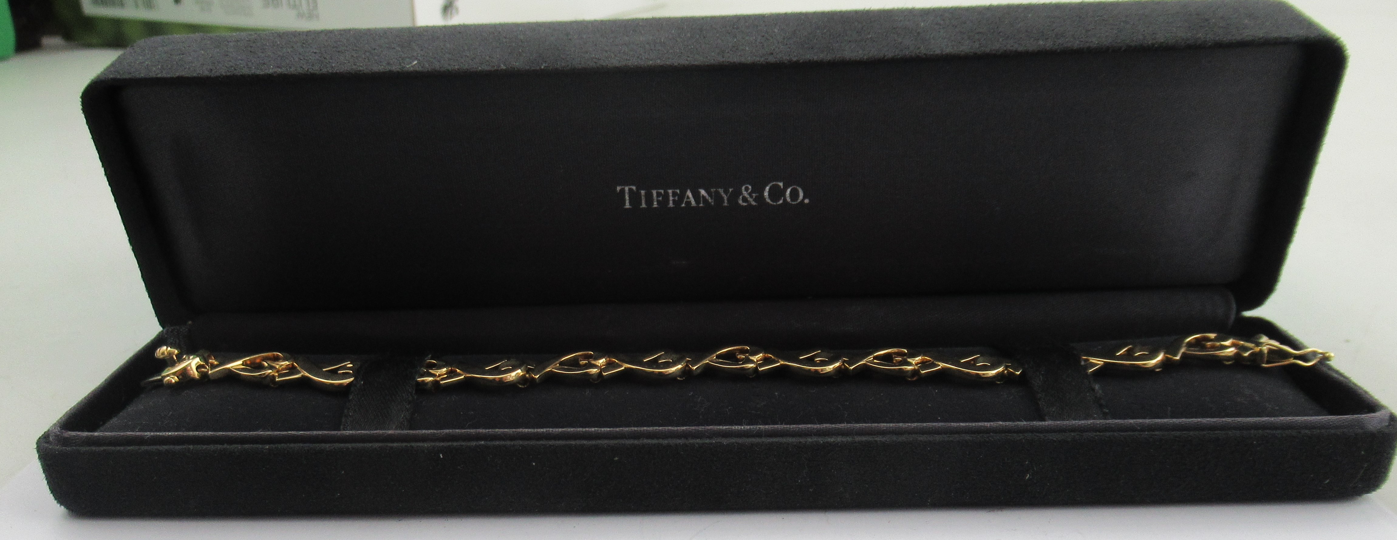 A Tiffany & Co Paloma Picasso18k loving heart link bracelet, weight 31.4g - Image 2 of 4