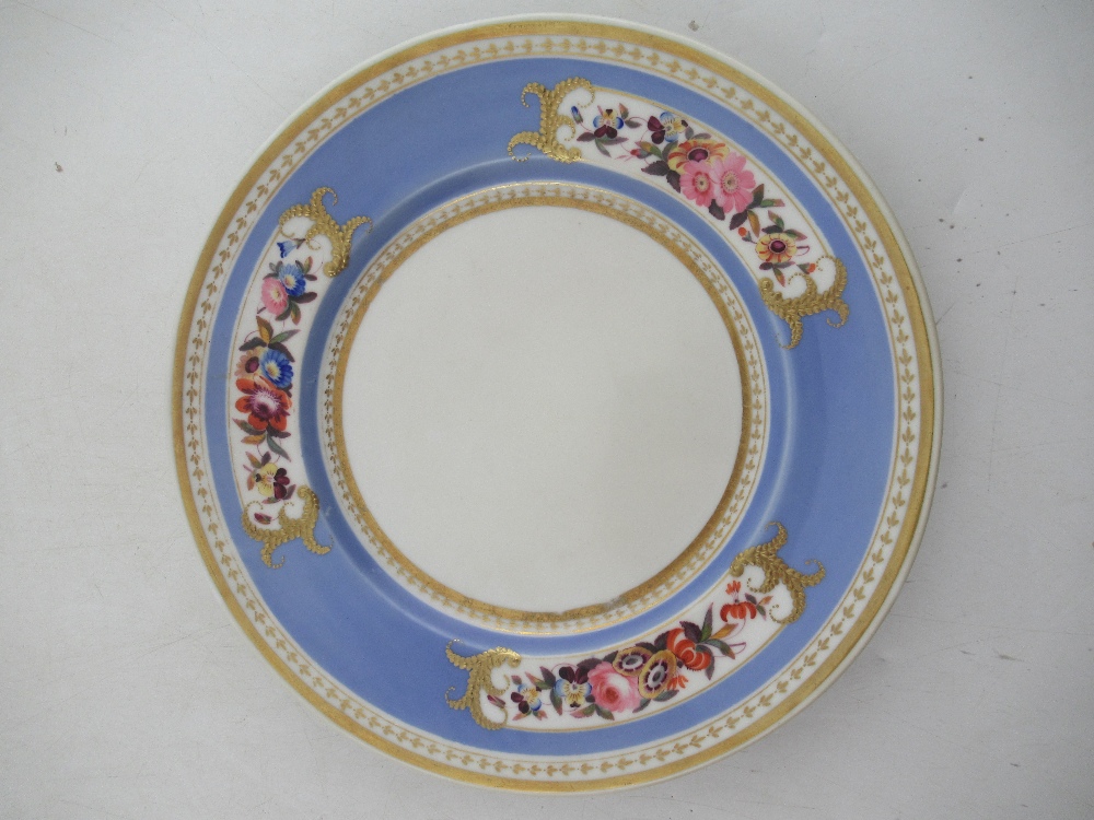 A Grainger's Worcester plate decorated with panels of flowers to a gilt boarder diameter 9.25 - Image 4 of 5