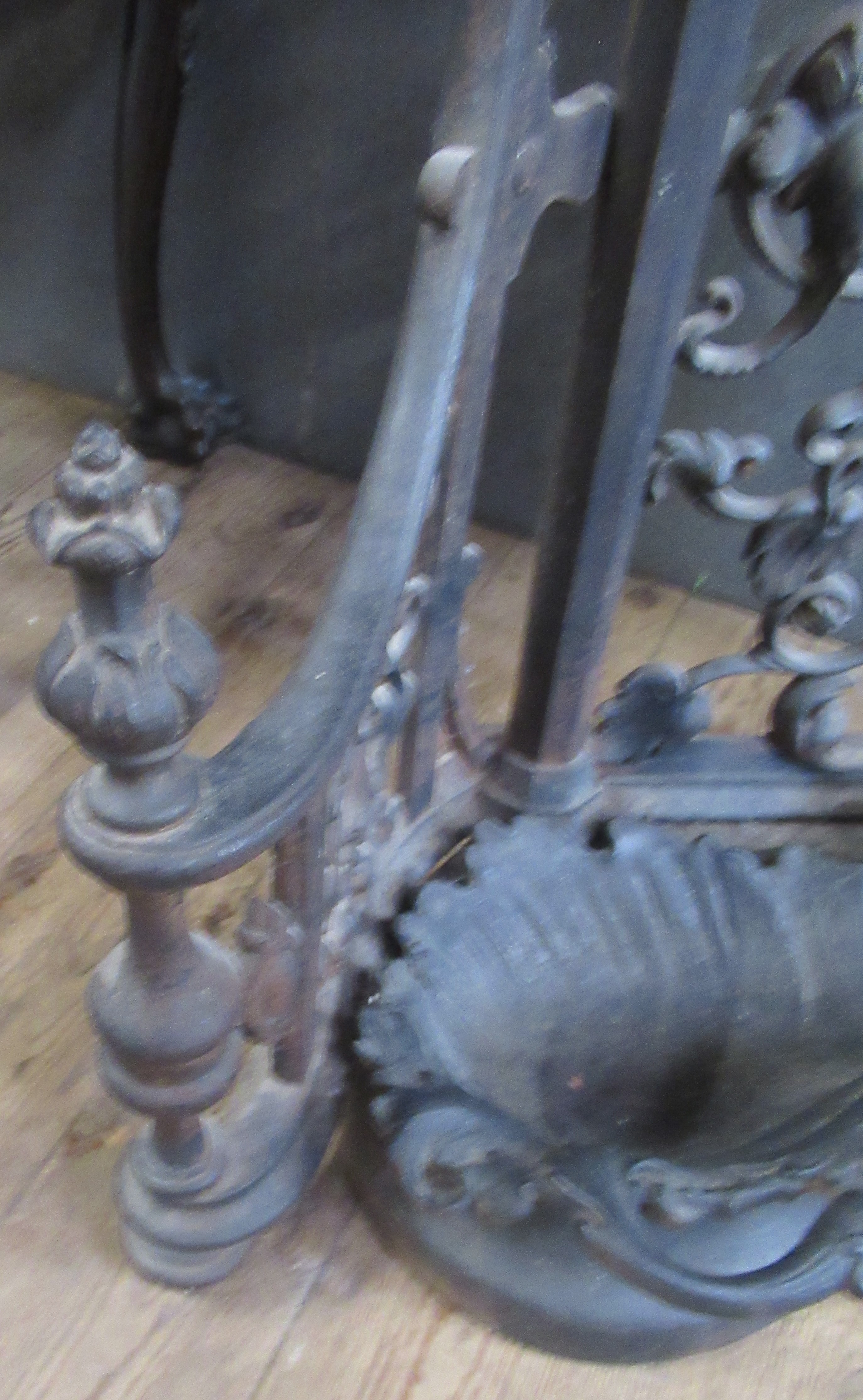 A Coalbrookdale hall stand with figures, trailing vine and marks with rope twist guard and scallop - Image 3 of 9