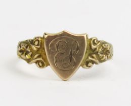 An Antique 9ct Gold Shield Shaped Ring engraved with EP monogram and decorative shoulders, size P,