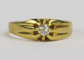 A Gent's Old Cut Diamond Solitaire Ring in a precious yellow metal setting, c. 3.7mm stone, KEE