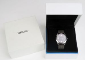 A SEIKO Solar Gent's Stainless Steel Wristwatch with steel bracelet, 37mm case. Boxed and running