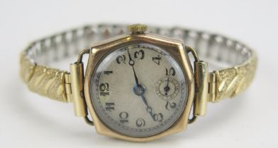 A 9ct Gold Ladies Manual Wind Wristwatch. Running
