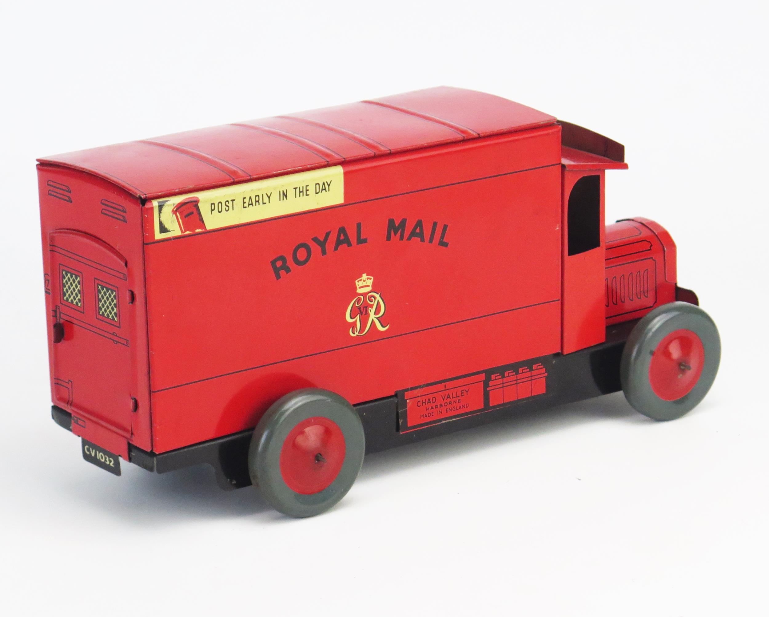 Rare Chad Valley Clockwork Tinplate Royal Mail Van CV 1032 in red "ROYAL MAIL" and "GR VI" crest - Image 3 of 8