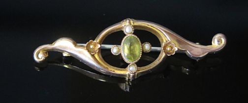 An Antique 9ct Gold, Peridot and Seed Pearl or Cultured Seed Pearl Brooch, c. 44.7mm, Chester