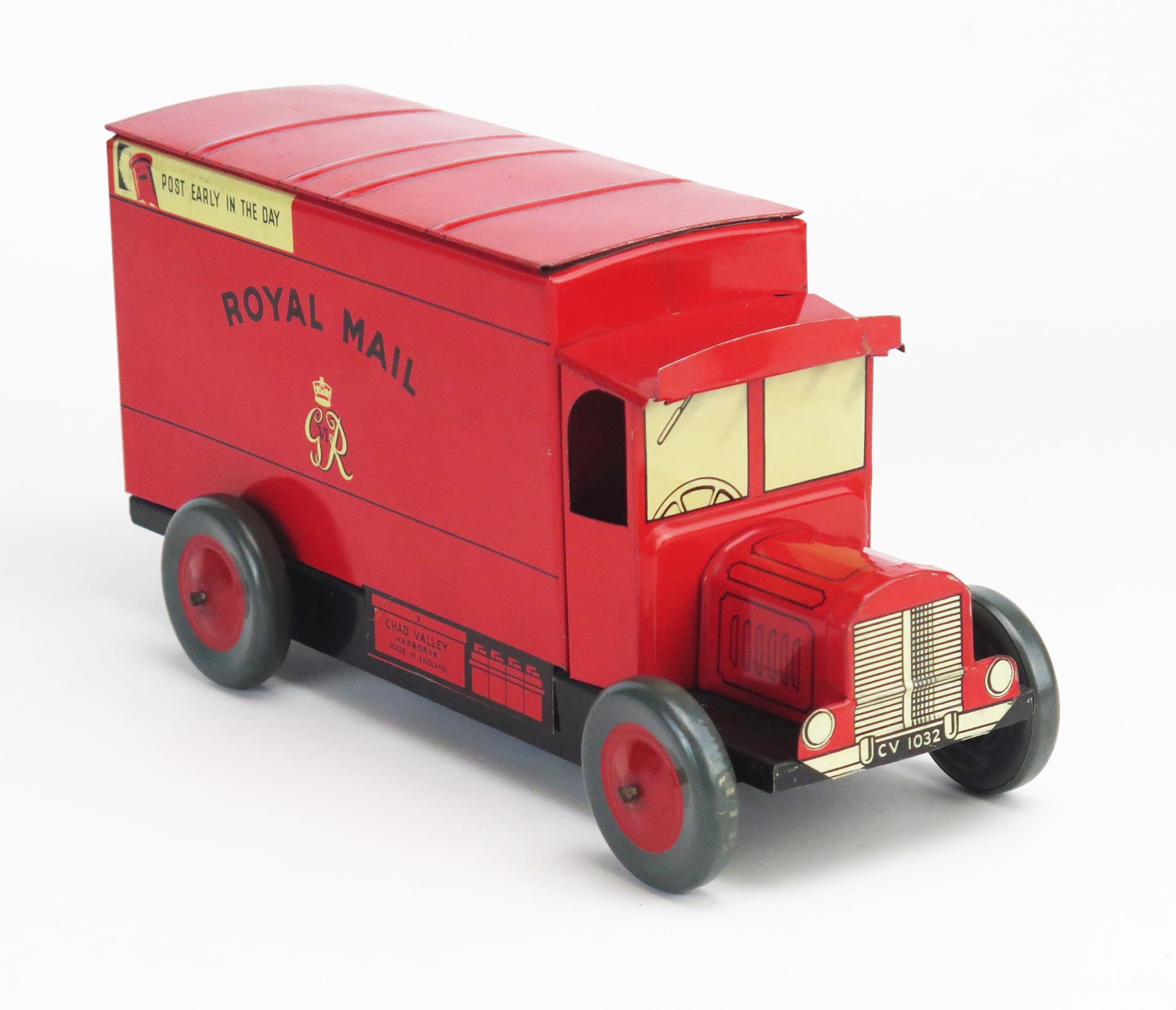 Rare Chad Valley Clockwork Tinplate Royal Mail Van CV 1032 in red "ROYAL MAIL" and "GR VI" crest - Image 2 of 8