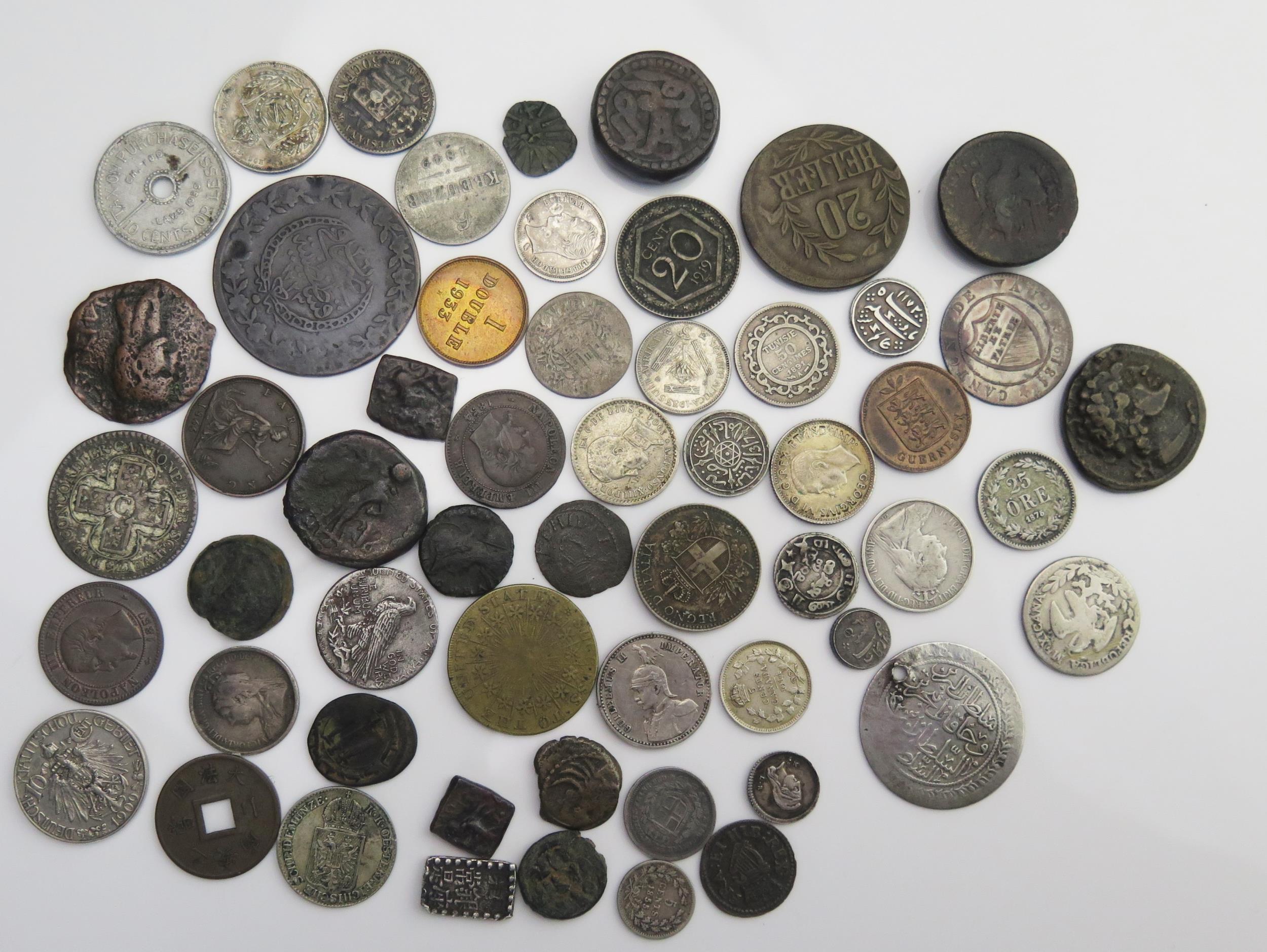 Varied mix group of World coins and tokens including Klautschou China 10 cents, George Washington - Image 2 of 2