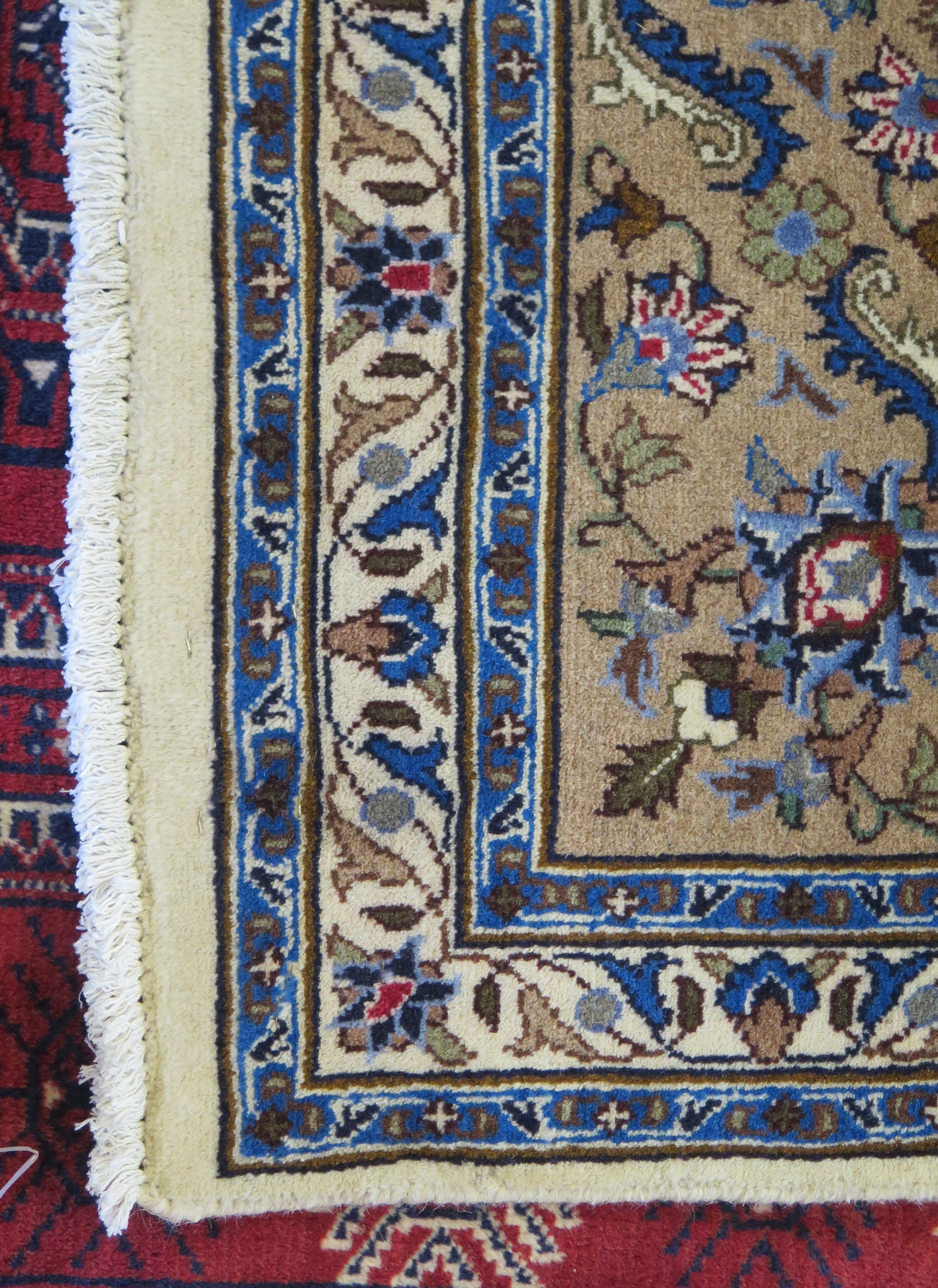 A Meshed rug, the ivory field with central circular floral medallion, with biege floral spandrels - Image 3 of 4