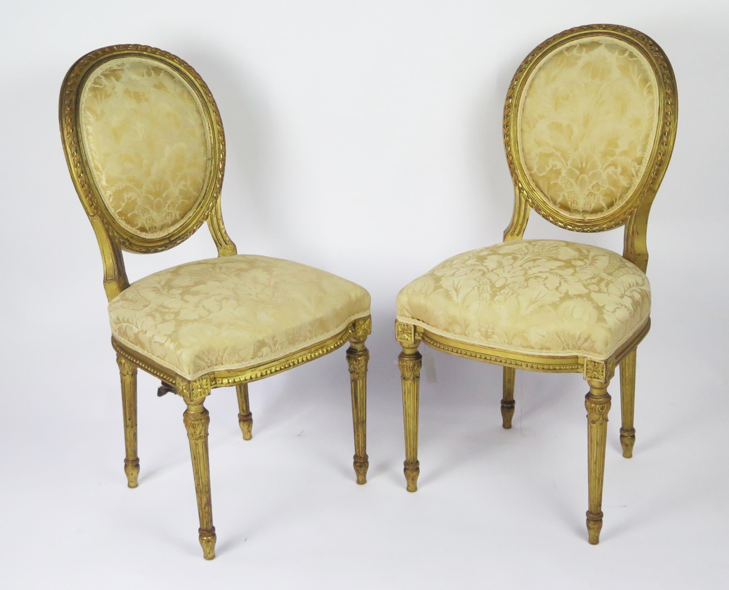 A Louis XVI style part salon suite includes canapé and two side chairs, the canapé with curved top - Image 3 of 3