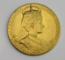 An Edward VII and Queen Alexandra Gold Coronation Medallion, 30.78mm, 17.28g