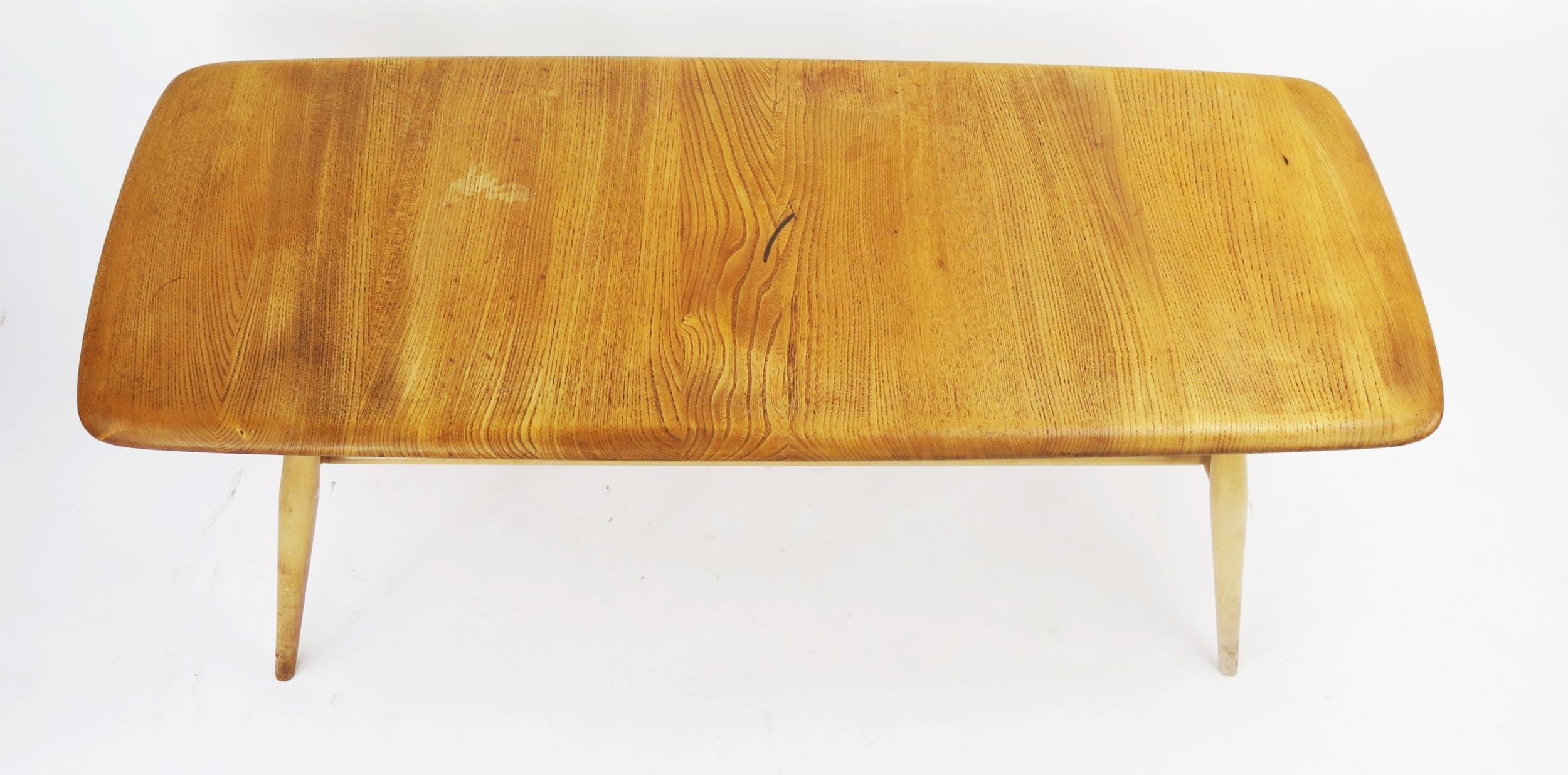 An Ercol Blonde Coffee Table with ,magazine rack below, 103x44cm - Bild 2 aus 3