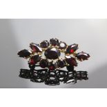 A 9ct Gold and Garnet Brooch, 36.8x16.55mm, stamped 375, 4.92g