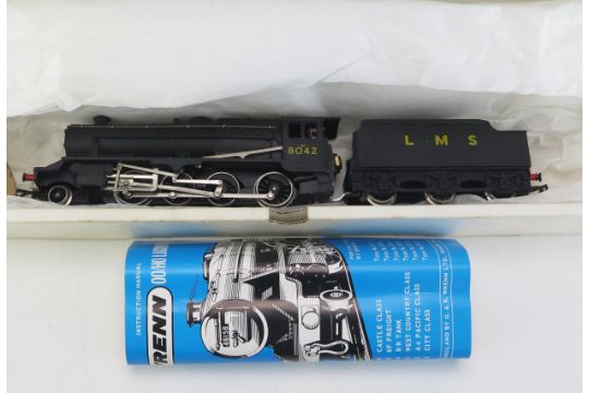 Wrenn W2225 2-8-0 LMS Freight OO Gauge Steam Locomotive No. 8042 - near mint in very good box with - Image 4 of 4