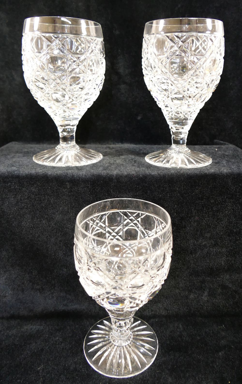 A quantity of stemmed drinking glasses comprised of four air twist glasses, 15cm high, 3 cut glass - Bild 7 aus 7