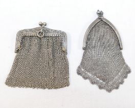 A Dutch silver chain mail purse with blue glass set acorn twist clasp, 4.8cm wide, and a silver