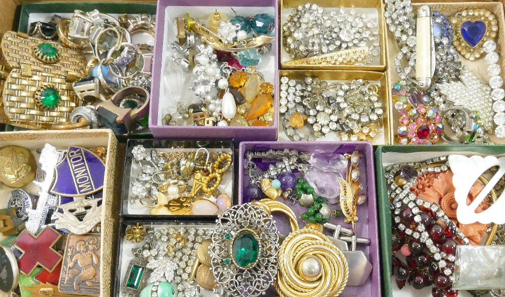 Two trays of costume jewellery and other items including badges, comprised of a 19th century cut - Bild 2 aus 2