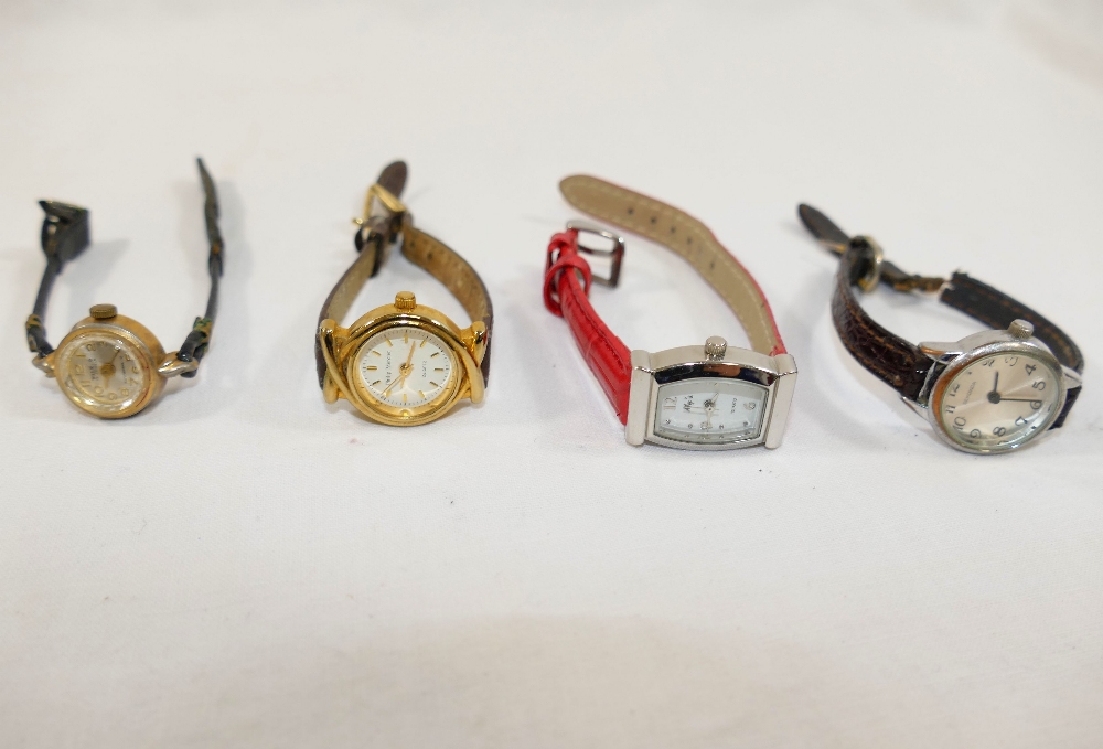 A collection of assorted ladies and gents wrist watches, including Timex, Seconda, Citizen, Accurist - Image 7 of 14