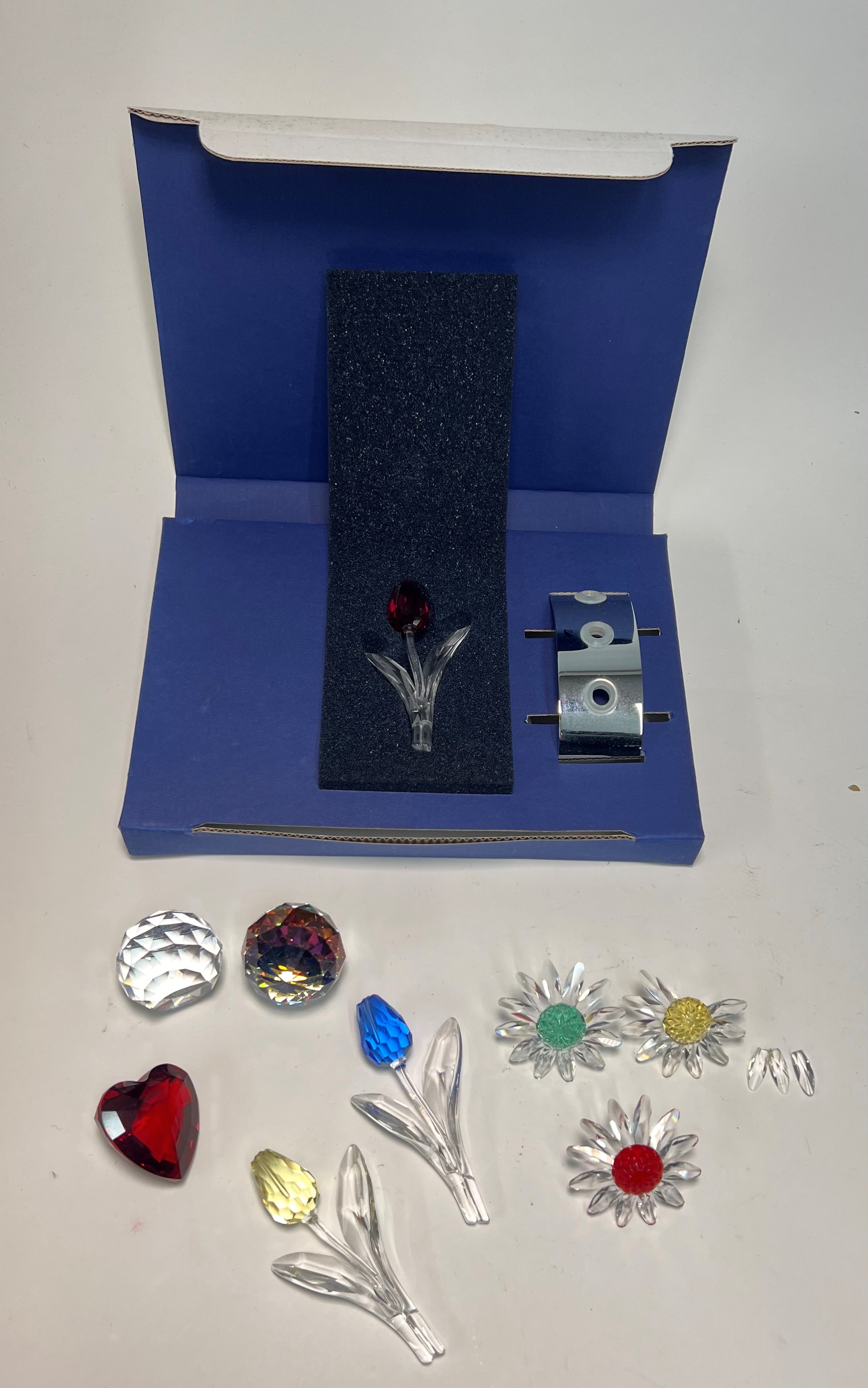 Swarovski Crystal Glass, mixed lot to include Tulips, Red Heart etc.