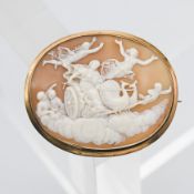 A good quality large 19th century cameo brooch depicting in gilt frame approx. 65mm x 50mm
