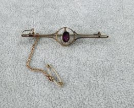 A 9ct gold amethyst brooch, approx. 4g.