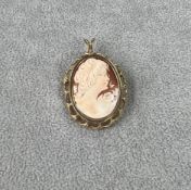9ct yellow gold hand carved italian cameo shell brooch Cameo shell 28.50 x 21.00mm depicting