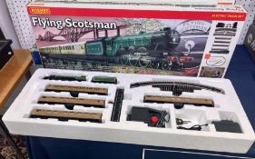 Hornby R1039 Flying Scotsman electric train set. Complete with box. The set includes LNER Flying