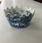 A blue and white English Staffordshire dish, dated 189. Diameter approx. 17cm.