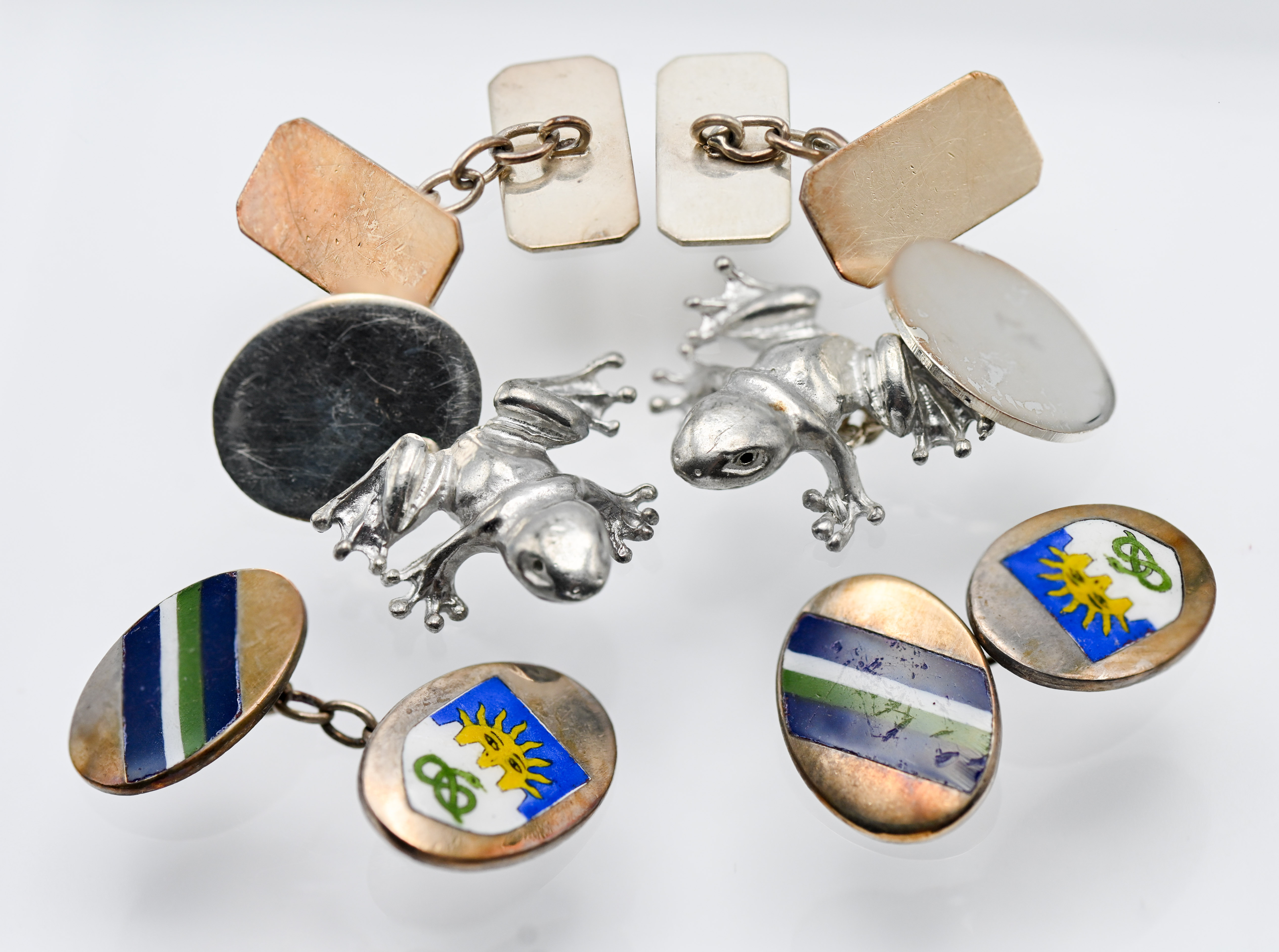 Three pairs of novelty cufflinks to include silver plated frogs together with Regent quartz gents