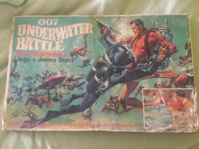 A Triang Game TG4 007 Underwater Battle From Thunderball Largo v James Bond, Boxed. Box worn,