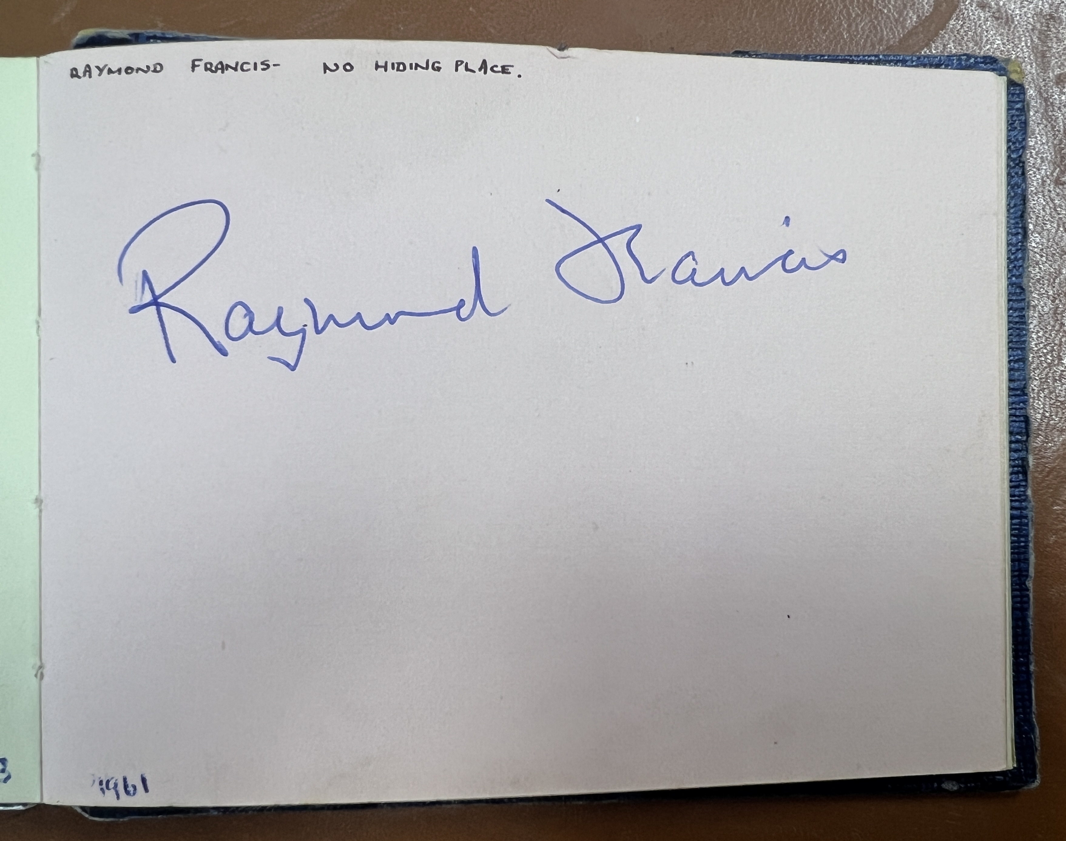 A 1960's autograph album containing autographs of various celebrities including Cliff Richard - Bild 16 aus 37